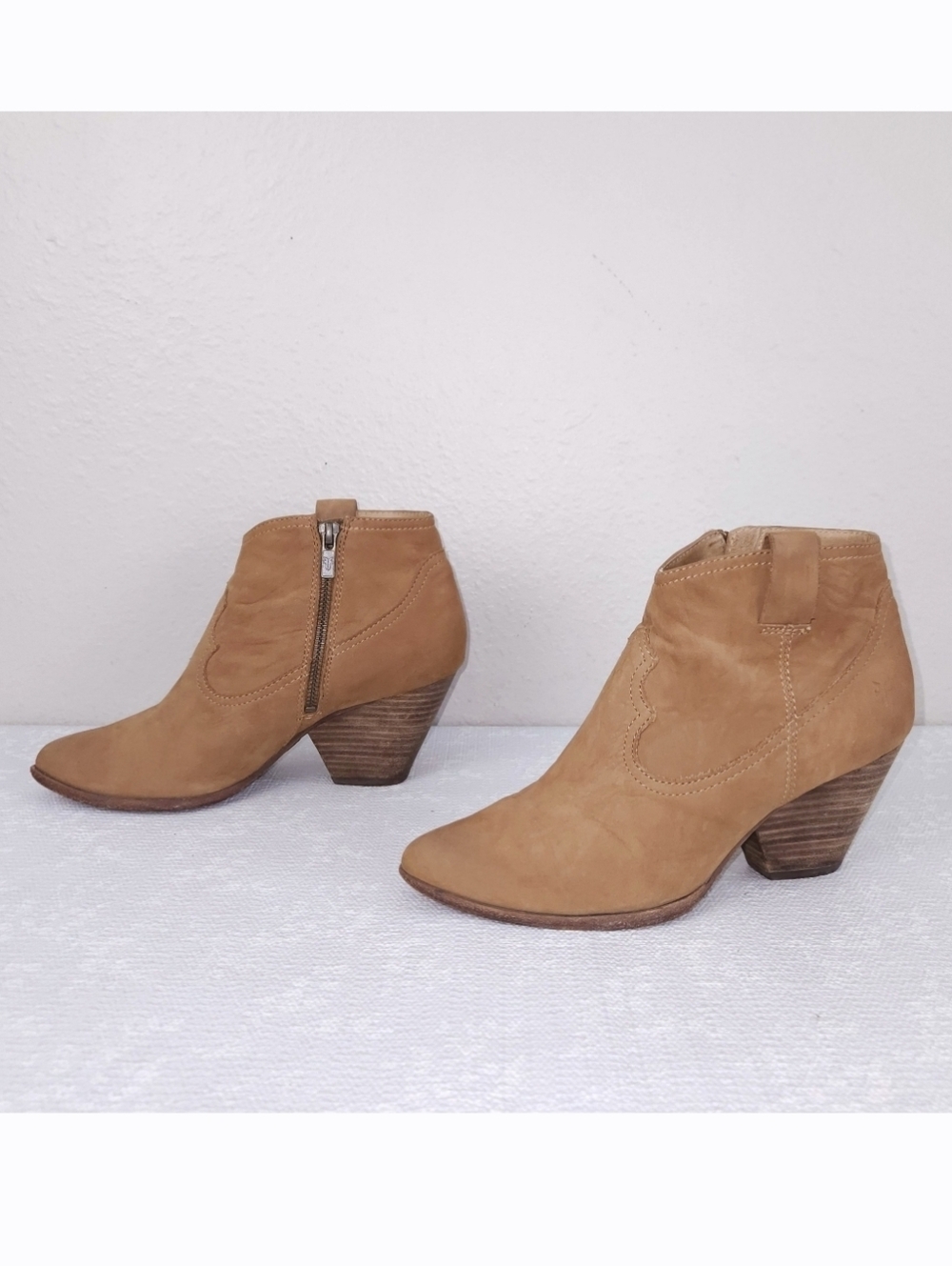 FRYE Reina Bootie Western Heeled Nubuck Ankle Boots US 7